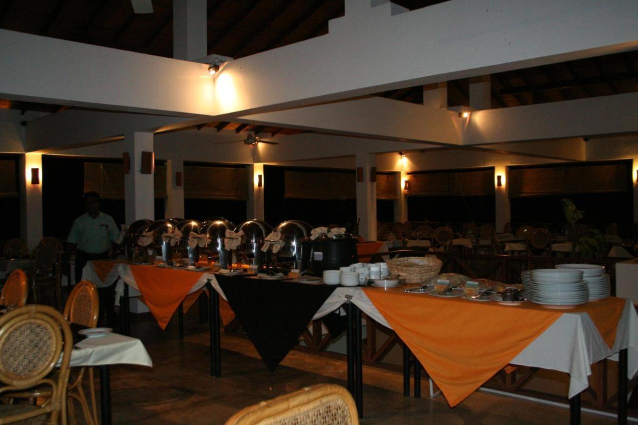 Hibiscus Garden Hotel Tissamaharama Bagian luar foto