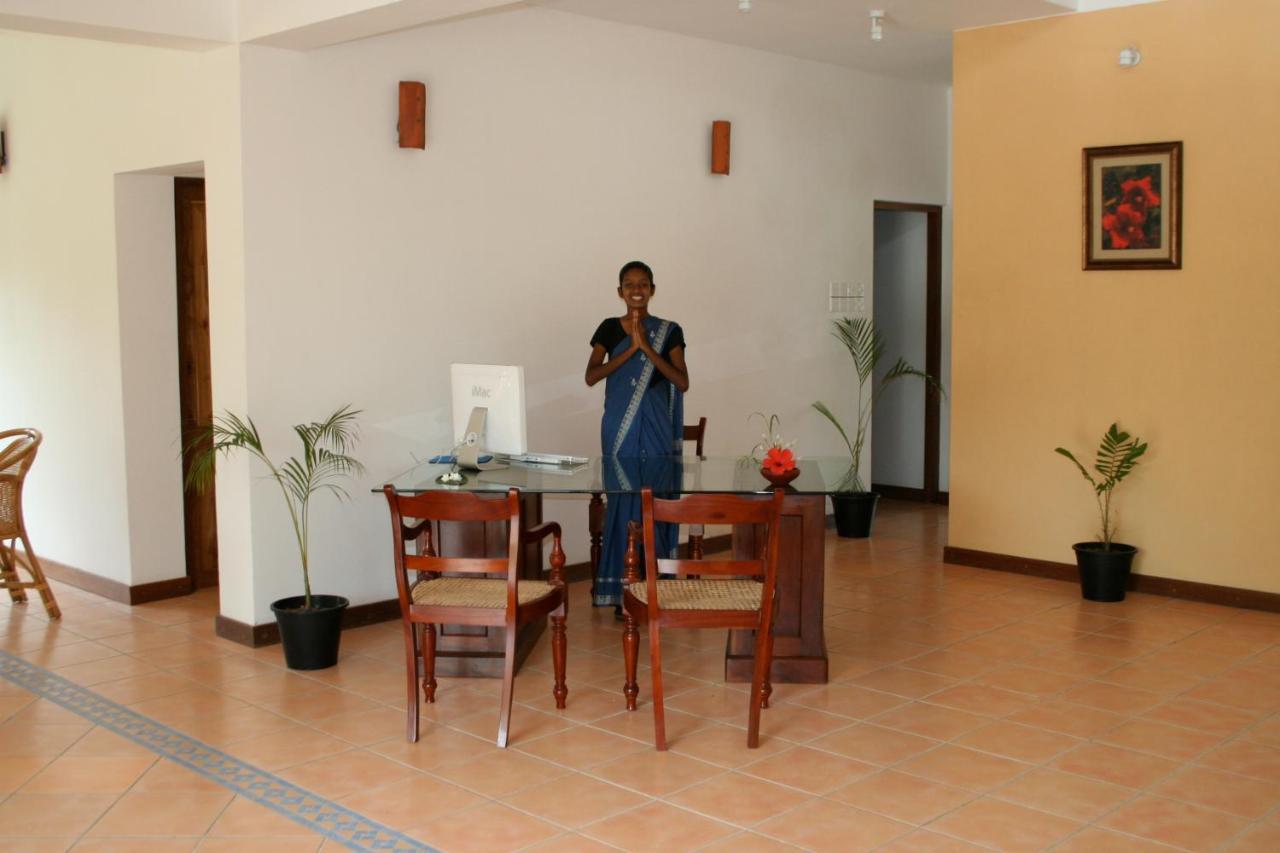 Hibiscus Garden Hotel Tissamaharama Bagian luar foto