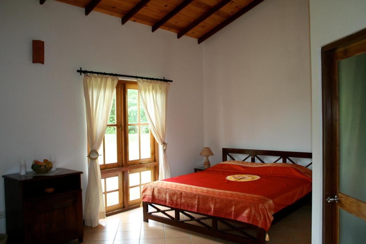 Hibiscus Garden Hotel Tissamaharama Bagian luar foto